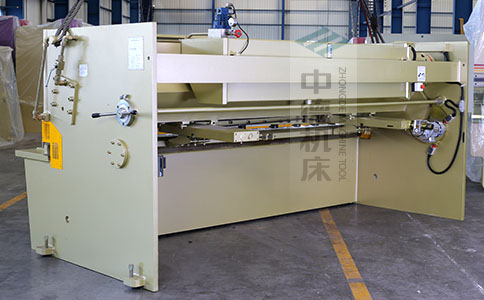 ZDS-840剪板机反面展现.jpg ZDS-840剪板机反面展现.jpg
