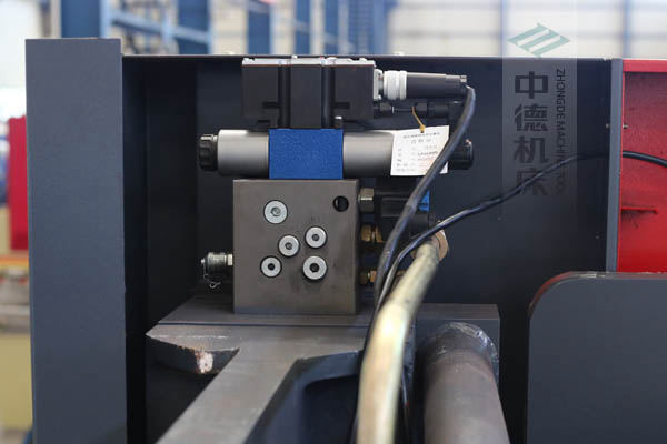 ZDPE8025接纳入口液压体系，不变无端障，耐低温高压，耐久任务精度高.jpg
