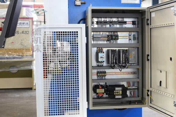 ZDPK-4015接纳法国入口施耐德元气件，抗搅扰，不变耐用寿命长.jpg